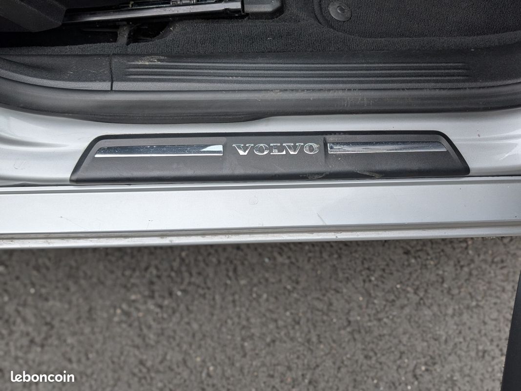 VOLVO V40 D2 115 Momentum (image 12)