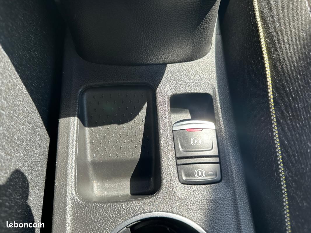 Renault Captur E-Tech full hybrid 145 ch Techno (image 16)