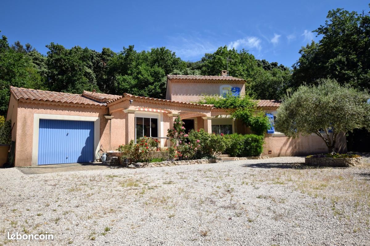 Maison 4 pièces 122 m² · à Rochefort-du-Gard · 122 m² · 445 000 €
