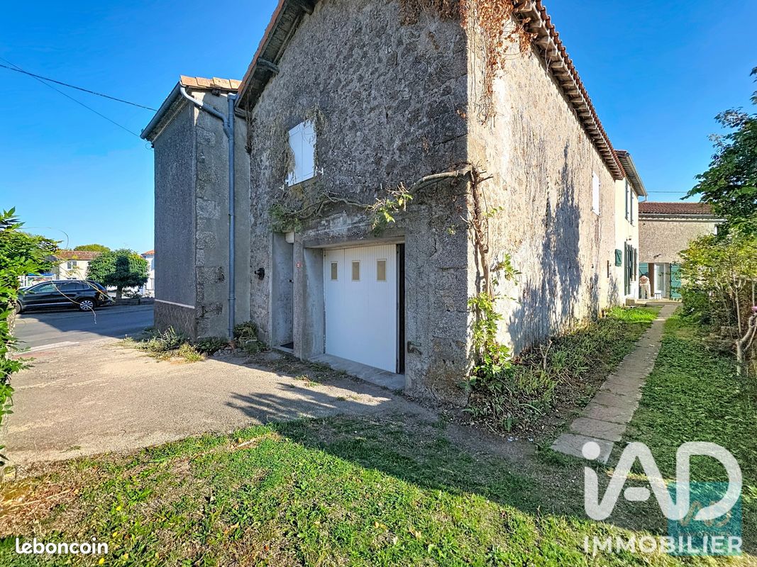 Maison 5 pièces 115 m² · à Pougne-Hérisson · 115 m² · 76 000 €
