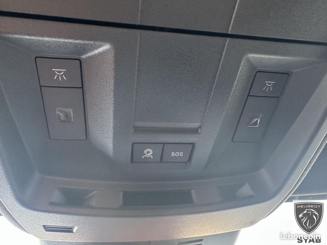 Peugeot 3008 III 1.2I HYBRID -145 BV E-DCS6 GT (image 32)