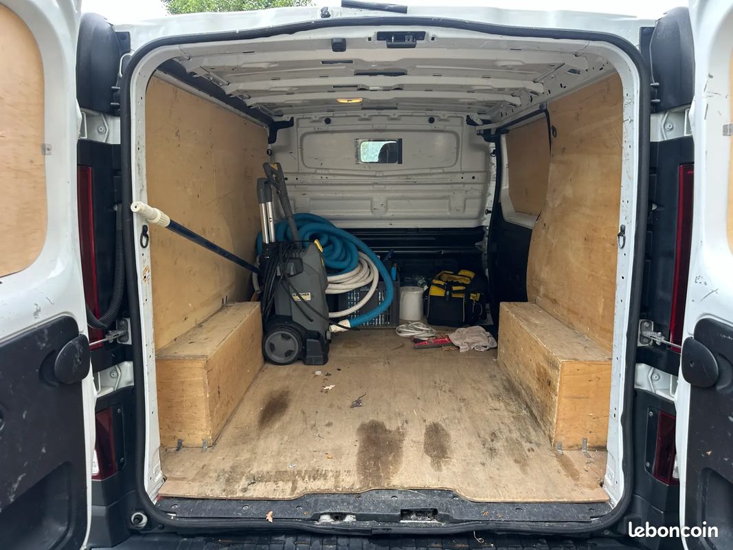 RENAULT Trafic Fg 1.6 D 125ch Grand Confort - 2018 - Bluetooth - Régulateur - Vitres surteintées (image 23)