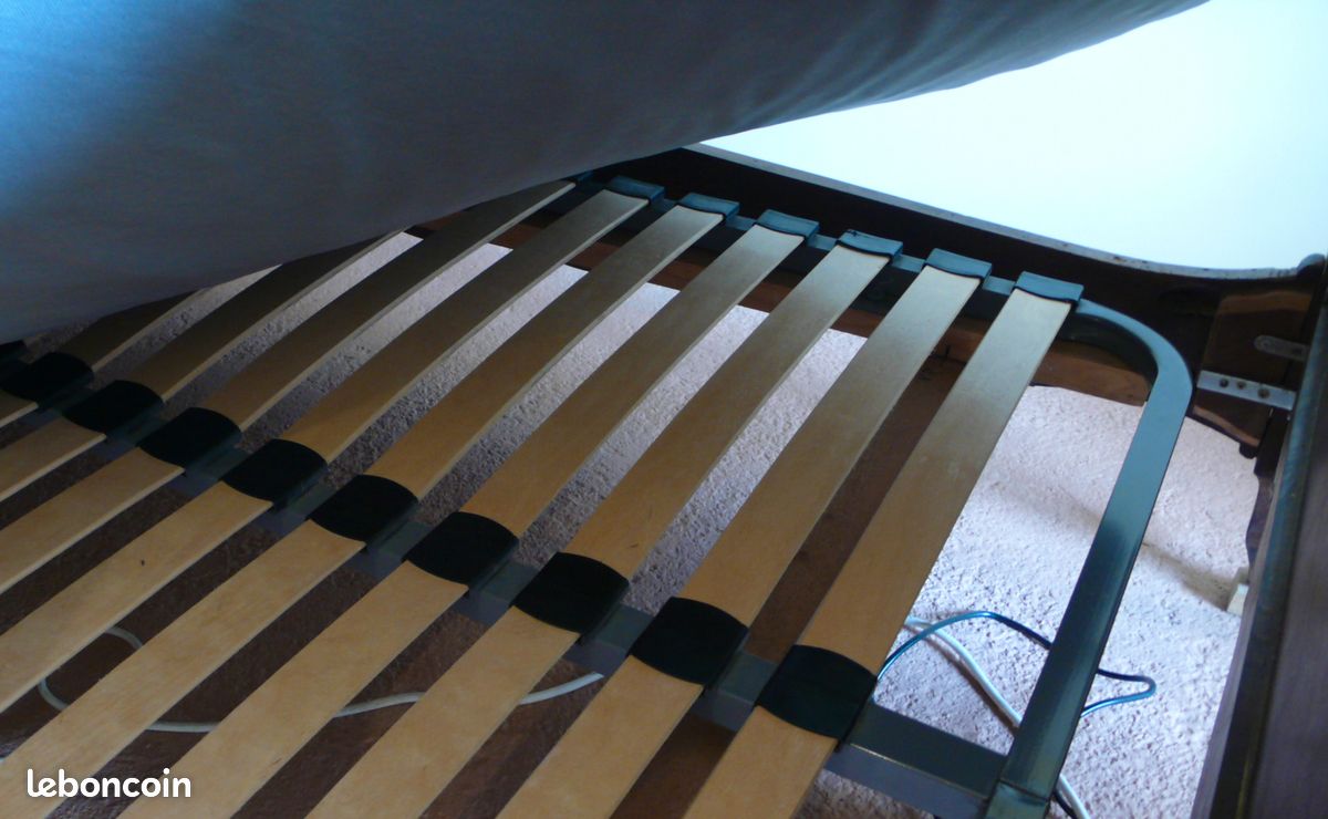Lit ancien 140x200 en bois avec sommier et matelas presque neuf (image 8)