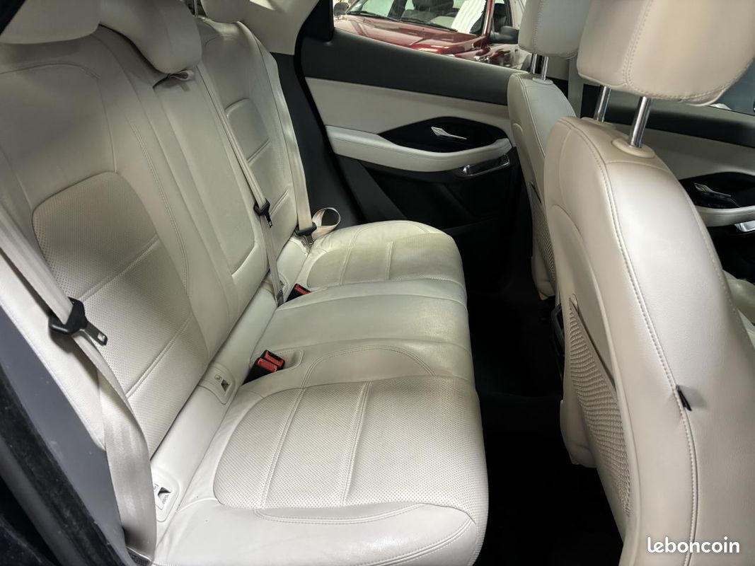 JAGUAR E-PACE D150 - AWD - BVA S PHASE 1 - CARPLAY - Toit ouvrant (image 22)