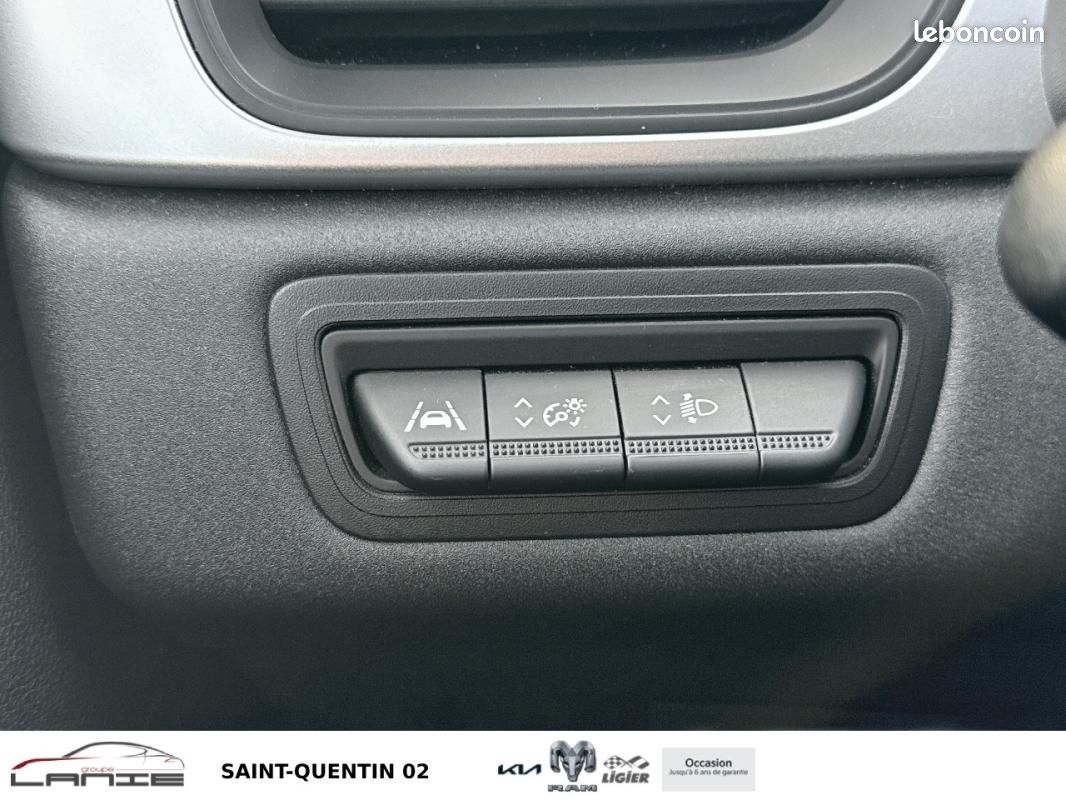 Renault Captur E-Tech 145 - 21 Business (image 23)