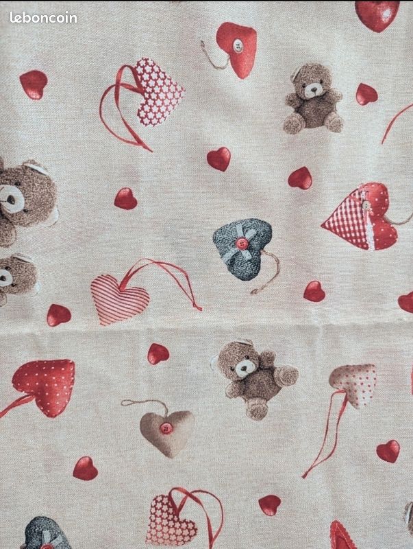 Tissu oursons et coeurs 140 cm sur 280 cm au minimum (image 1)