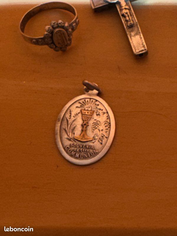 Lot d'anciens pendentifs / médaillons religieux, en métal Argenté