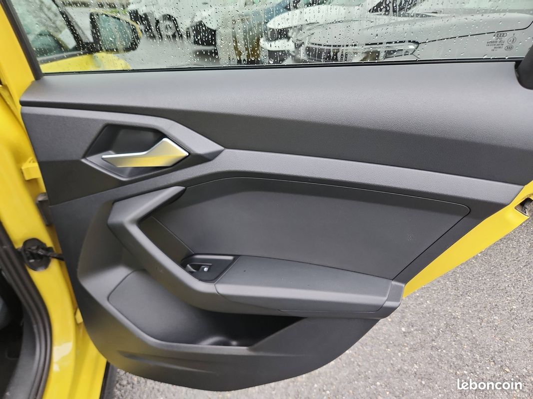 AUDI A1 Allstreet 30 TFSI 110 ch S tronic 7 Design (image 29)