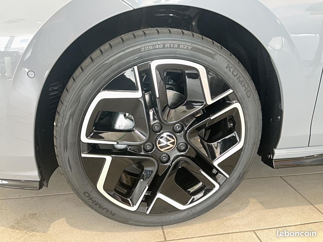 VOLKSWAGEN Golf 1.5 eTSI EVO2 150 DSG7 R-Line Edition (image 10)