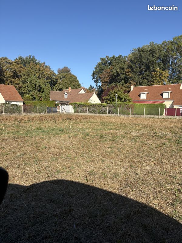 Terrain 2022 m² · à Saint-Pryvé-Saint-Mesmin · 2 022 m² · 337 000 €