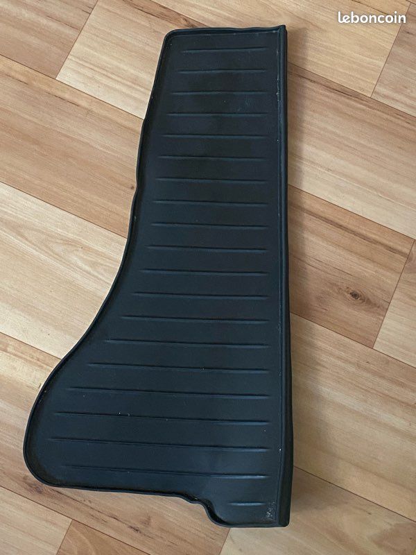 Tapis boite à gants Bmw F20 serie 1 (image 1)