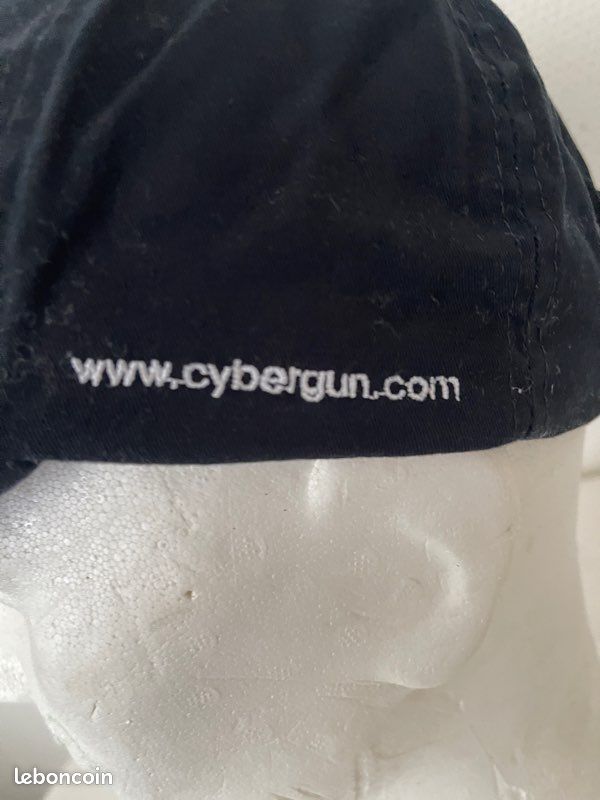 Casquette noire, cyber gun (image 4)