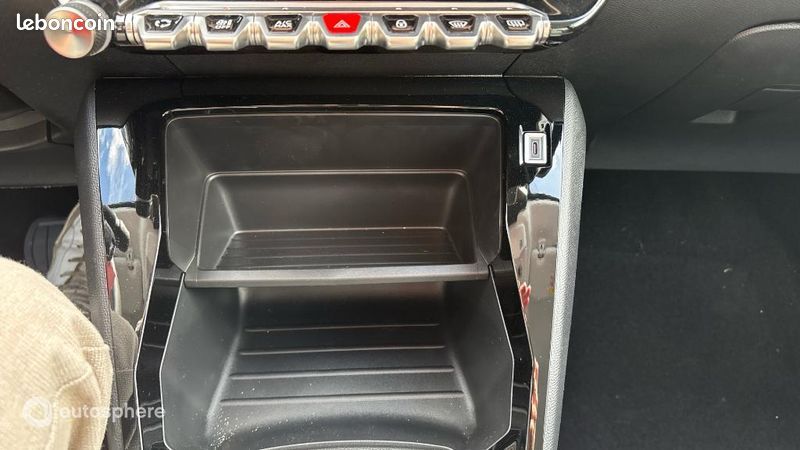 Peugeot 208 1.2 Hybrid 100ch Active e-DCS6 (image 30)