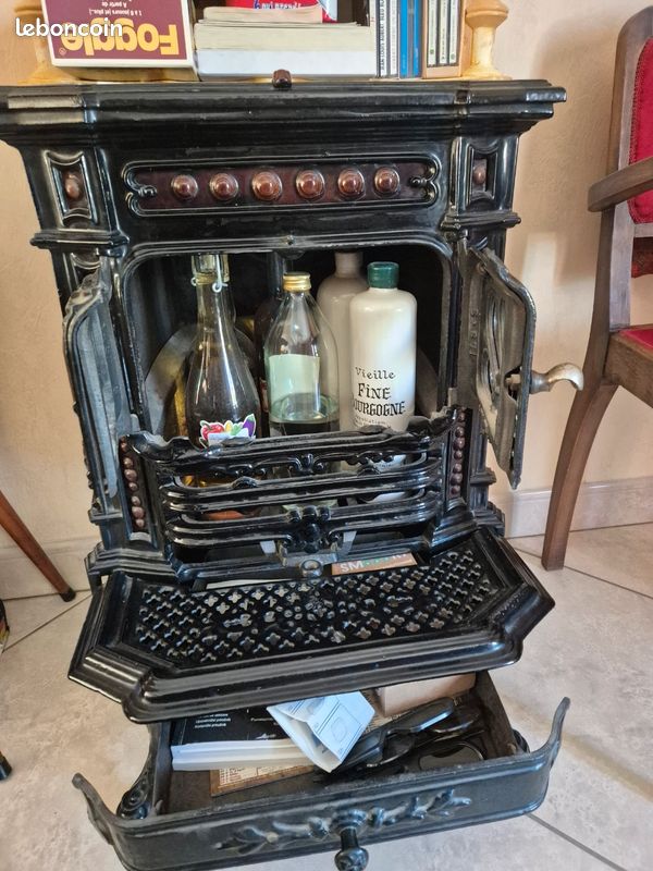 Poele ancien fonte décoratif (image 3)