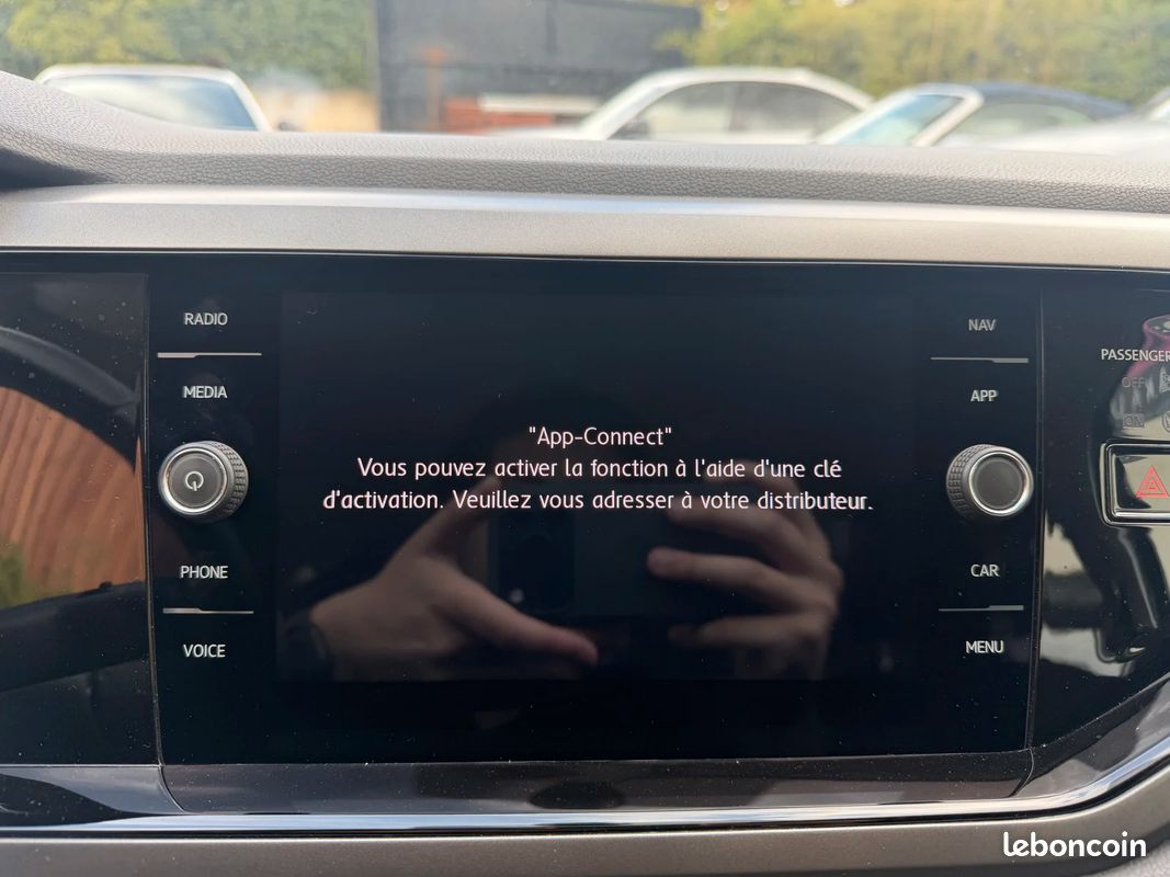 Volkswagen POLO VI Confortline Business / Apple CarPlay / Régulateur de vitesse (image 27)