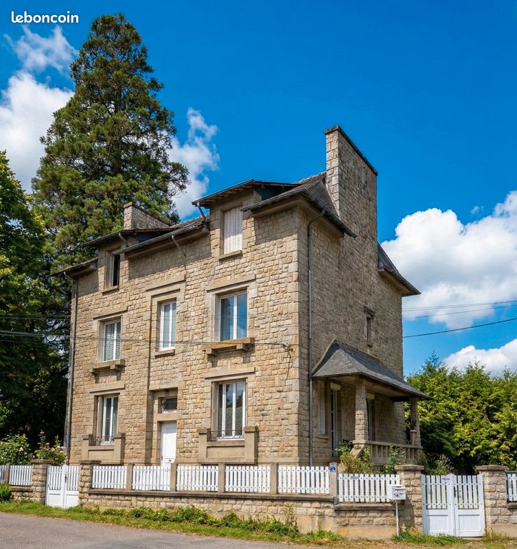 Maison 9 pièces 250 m² · à Vern-sur-Seiche · 250 m² · 480 700 €