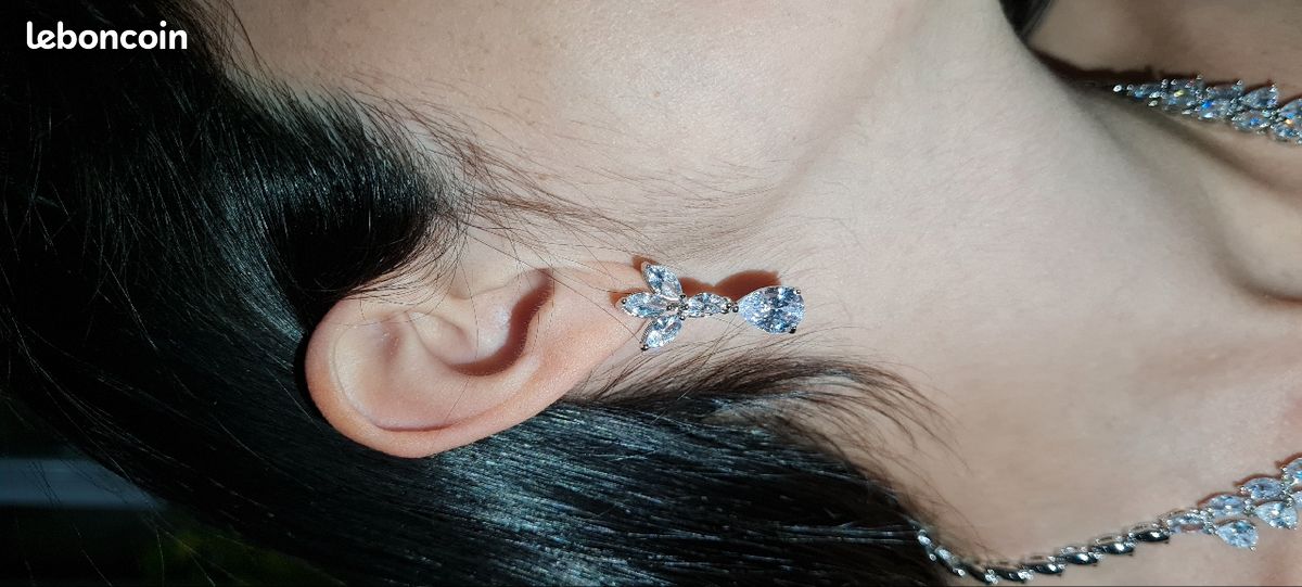 Boucles d'oreilles en cristaux neuves (image 3)