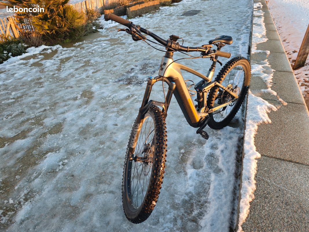 VTT eMTB - E-mountain bike CUBE (image 11)