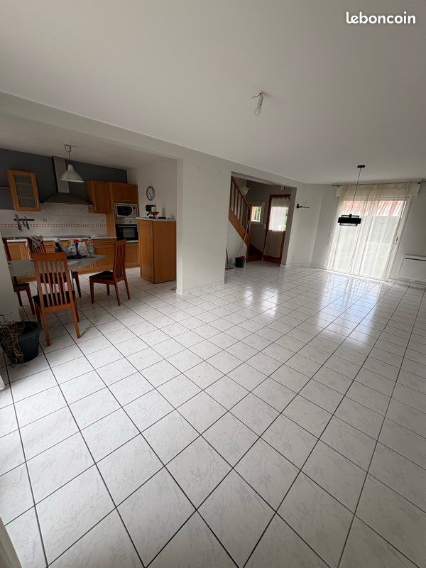 Maison 5 pièces 100 m² · à Guignen · 100 m² · 1 000 €/mois