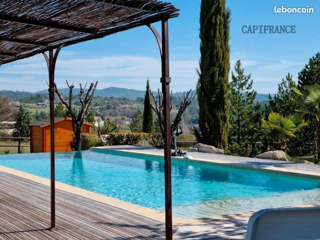 Maison 37 pièces 1073 m² · à Forcalquier · 1 073 m² · 2 820 000 €
