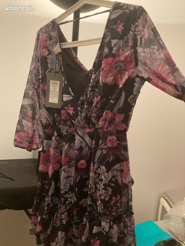 Robe tunique échancrée neuve étiquetée marque Vero Moda en taille 34 36 (image 1)