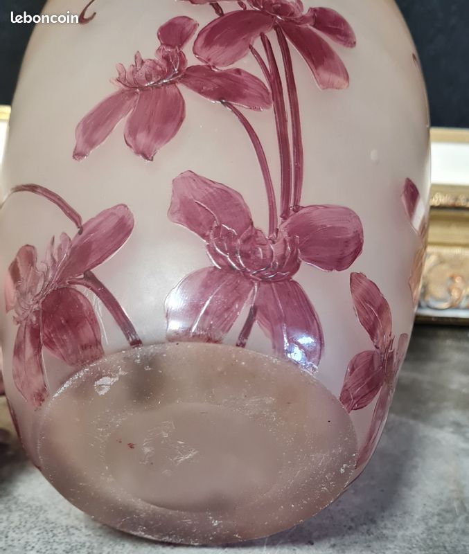 Vases ancien en verre émaillé dans le goût Legras