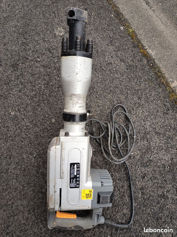 Marteau piqueur Titan TTB811DRH (image 1)