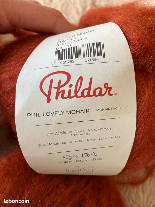 Pelotes mohair et aiguilles (image 4)