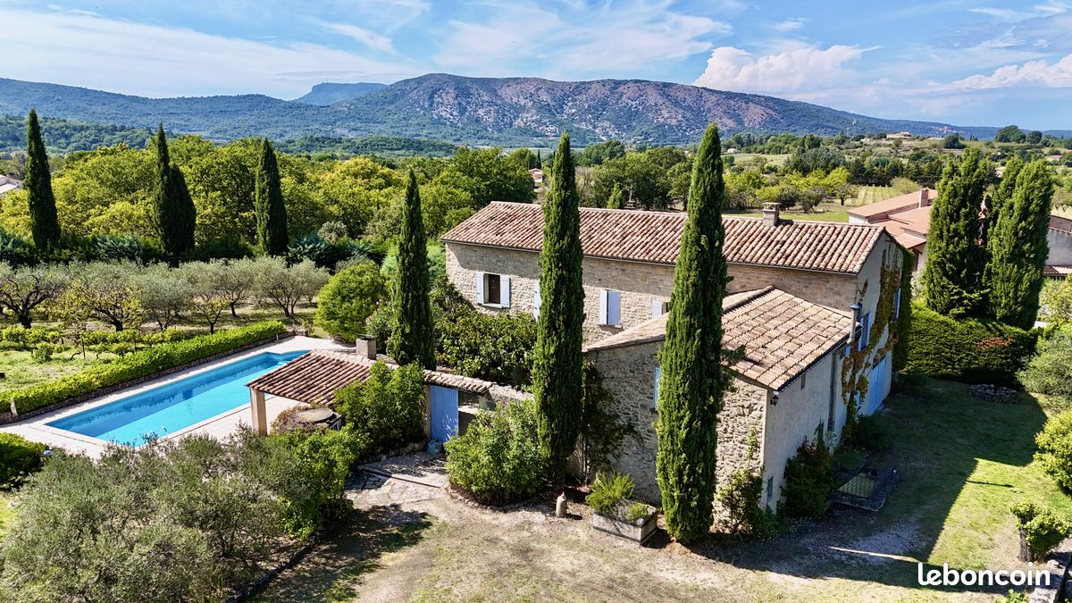 Maison 10 pièces 269 m² · à Malaucène · 269 m² · 1 050 000 €