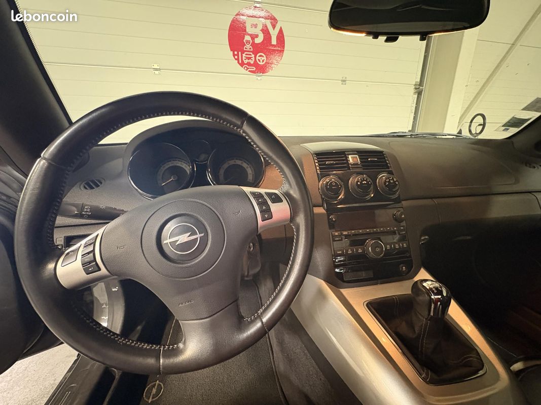 OPEL GT 2.0i Turbo Ecotec ROADSTER (image 14)