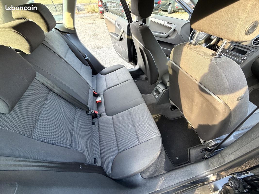 Audi A3 1.6 TDI 105 CH AMBIENTE (image 8)