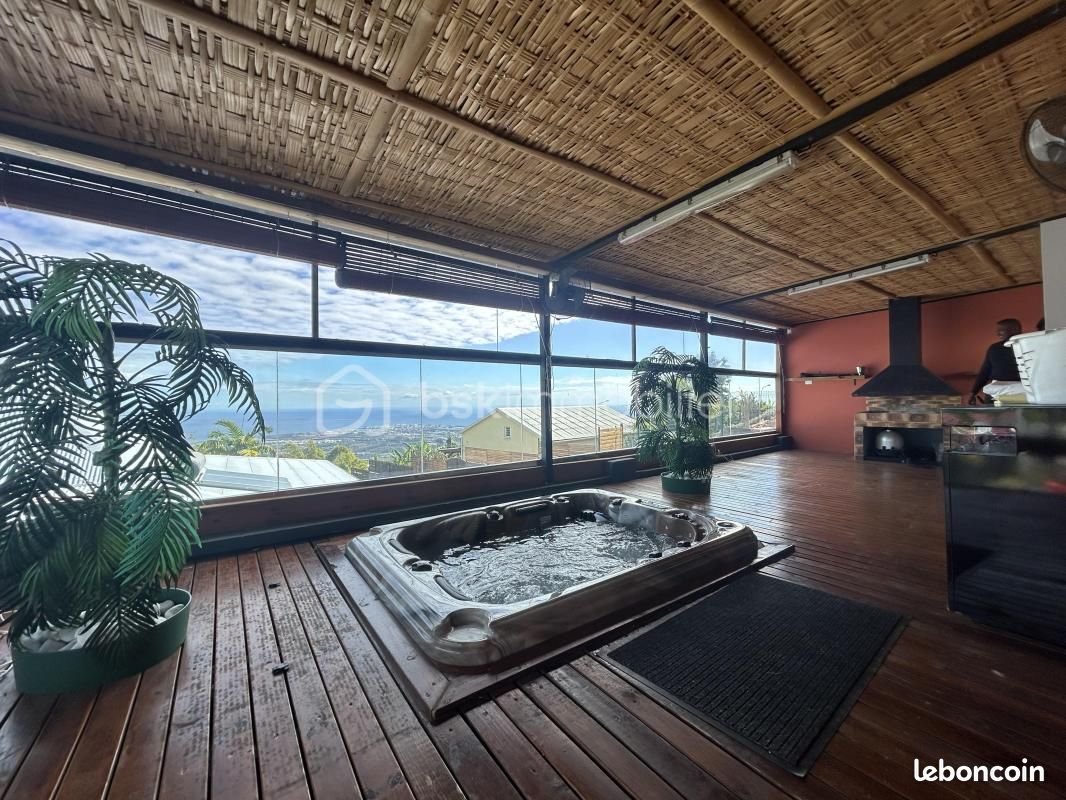 Maison 7 pièces 180 m² · à Saint-Paul · 180 m² · 717 000 €