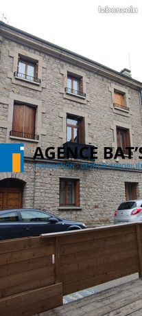https://img.leboncoin.fr/api/v1/lbcpb1/images/cf/0f/19/cf0f19ec72b3599c77020ea2d3180947ec4f7089.jpg?rule=ad-image