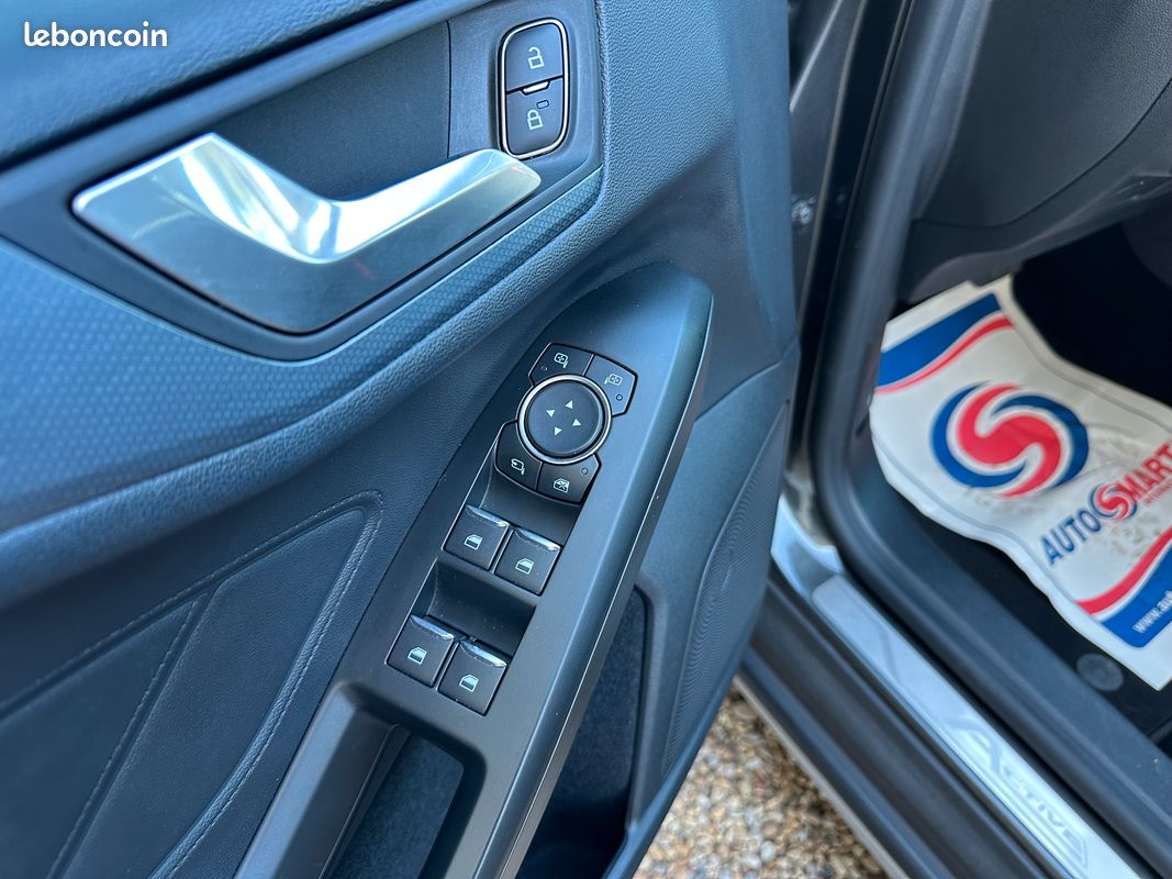 ✨PROMO Ford Focus 1.0 EcoBoost 125ch Active (feux leds + CarPlay + gps + ...) Boite auto 2020 (image 4)