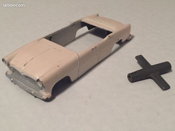 Solido démontable Simca Chambord 1/43 carrosserie, essieux AV , AR