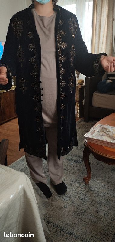 Manteau Zara velours brodé perle (image 2)