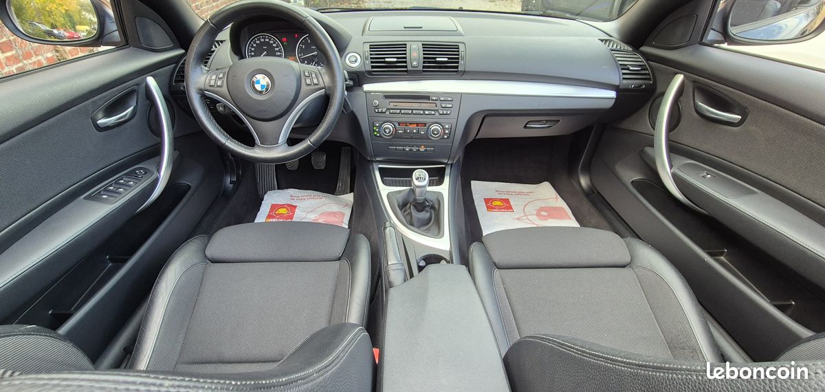 TRES BELLE BMW 120I ESSENCE SERIE 1 CABRIOLET E88 170 CH FINITION SPORT 2010 seulement 114 000 KM CUIR REGULATEUR XENON CARNET COMPLET BMW 10 490 (image 5)