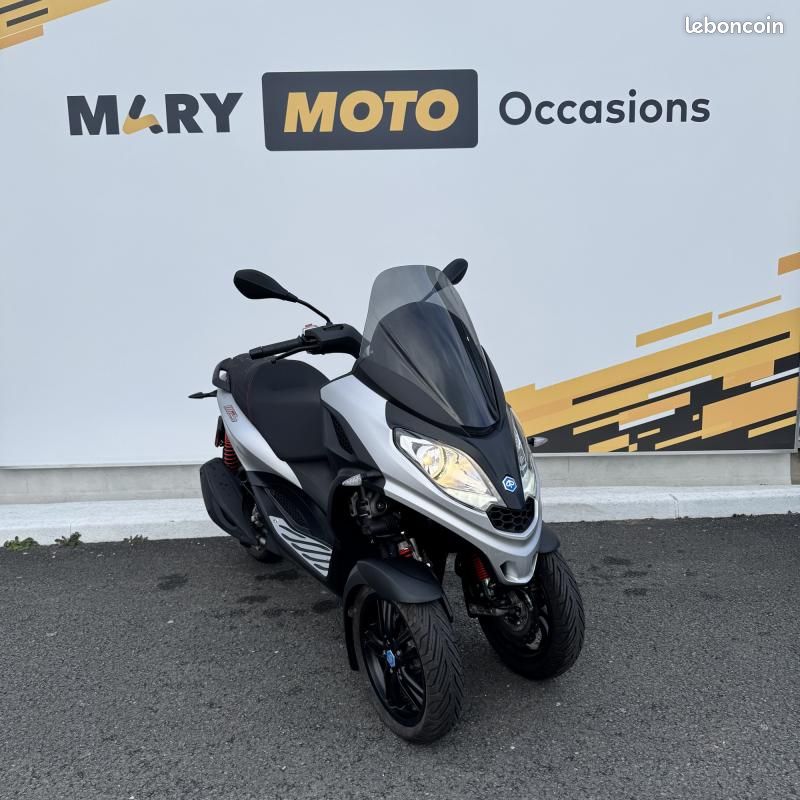 Piaggio MP3 300 HPE SPORT ABS ASR Motos