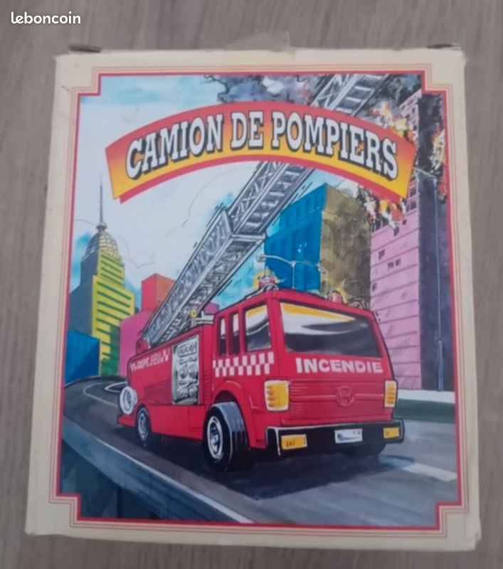 BRIO World 33811 Camion de Pompiers avec Son et Lumière