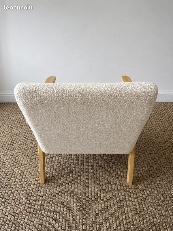 Fauteuil design bouclette blanche & bois clair (image 3)
