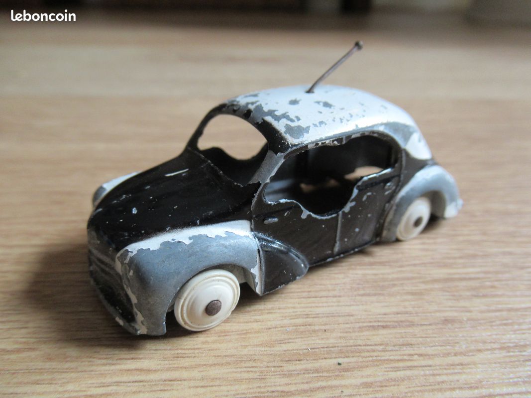CIJ Renault 4CV Police Pie 1/48 - Années 50 - Très Bon état - France
