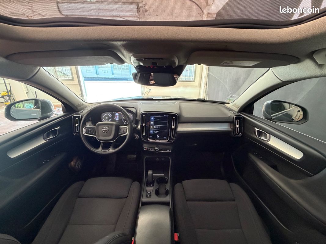 Volvo XC40 T5 Twin engine 261Ch Inscription - TVA RECUPERABLE / 1ERE MAIN / TOIT OUVRANT PANORAMIQUE / COFFRE ELECTRIQUE / CAMERA DE RECUL (image 2)