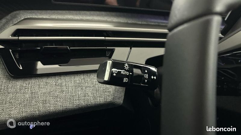 Peugeot 3008 1.2 Hybrid 136ch Allure e-DCS6 (image 23)