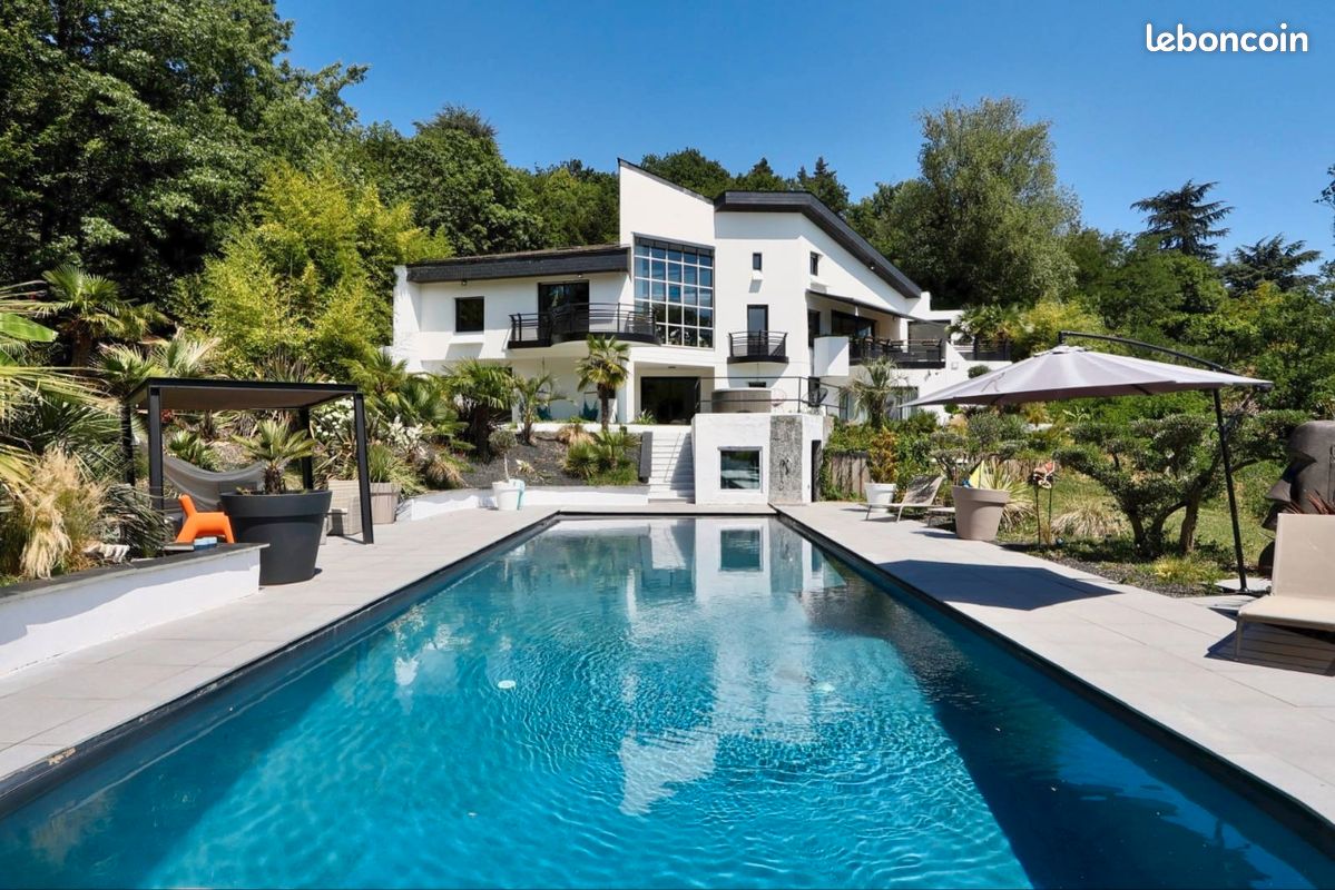 Maison 9 pièces 305 m² · à Limonest · 305 m² · 1 476 000 €