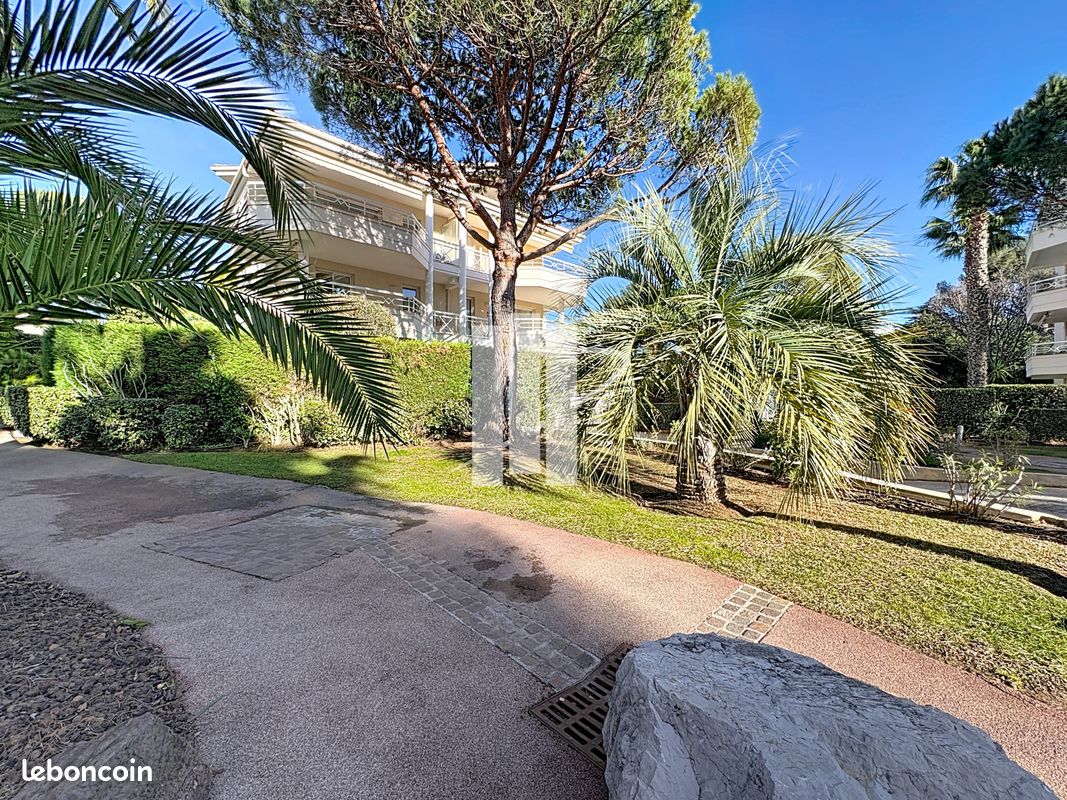 Appartement 5 pièces 138 m² · à Saint-Raphaël · 138 m² · 930 000 €