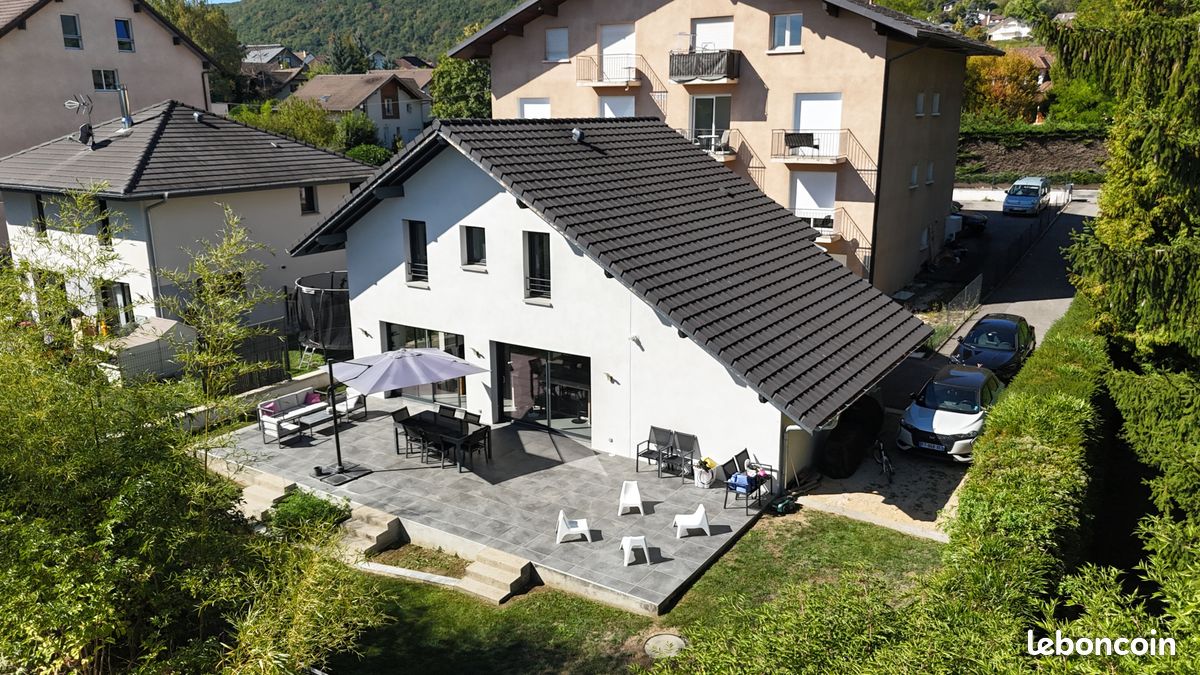 Maison 4 pièces 104 m² · à Divonne-les-Bains · 104 m² · 735 000 €