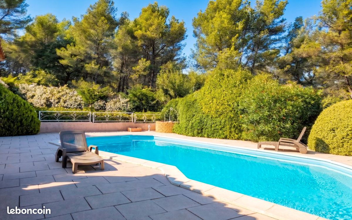 Maison 6 pièces 115 m² · à Signes · 115 m² · 490 000 €