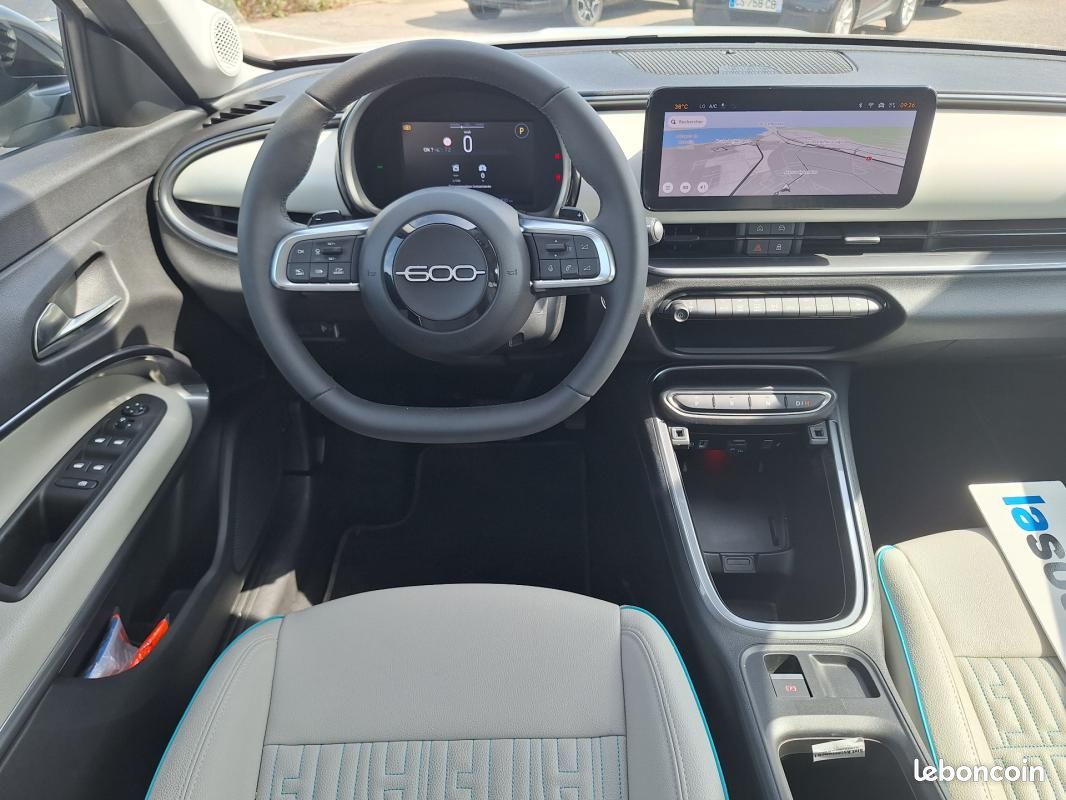 Fiat 600 1.2 Hybrid 100ch DCT6 La Prima (image 11)