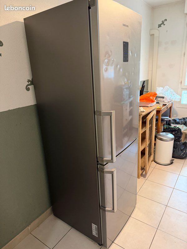 Combiné réfrigérateur congélateur (image 1)