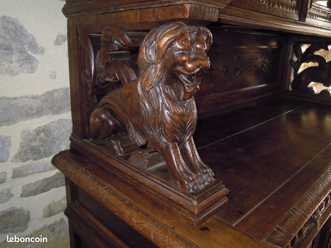 Rare buffet bois ancien avec sculptures Lions (image 1)